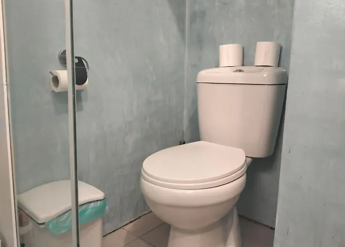 The Mill House George سيمي